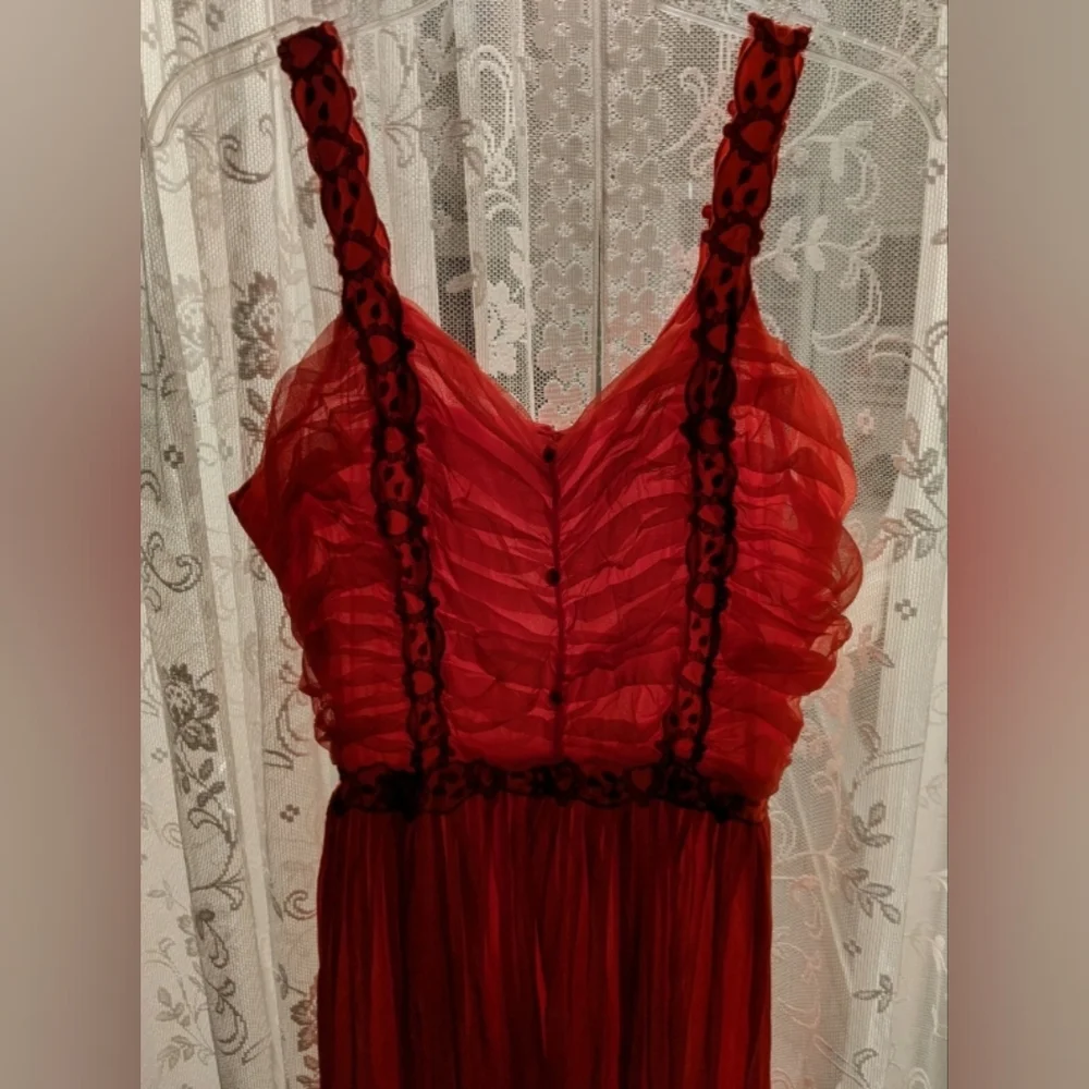 Vtg 40s Nightgown sz 38 nylon sheer peignoir lace embroidered red lace ruche - Picture 6 of 7